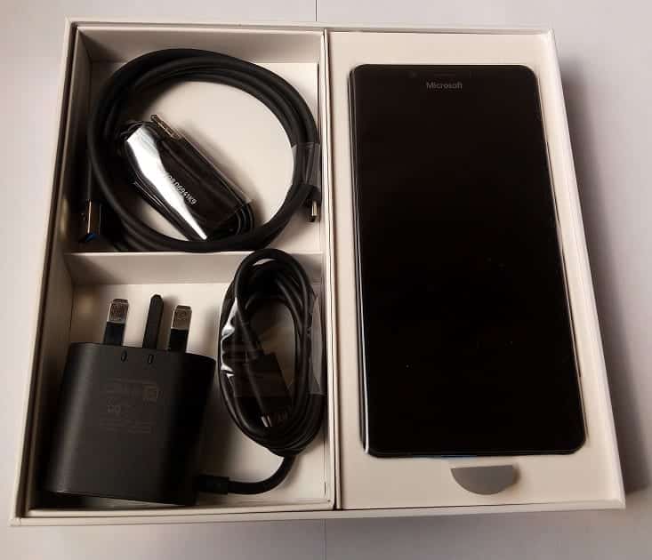 microsoft lumia 950 with accessories