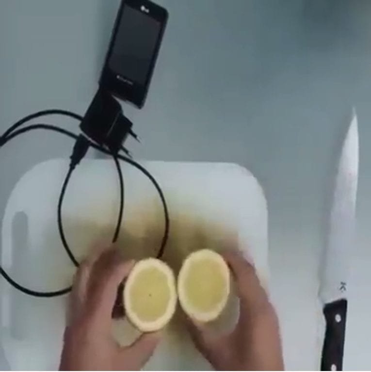 How to charge phone with lemon
