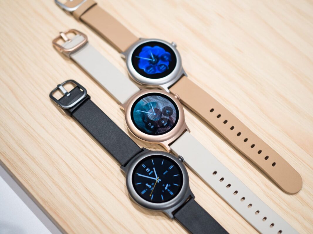 lg watch style 3 colors screens on