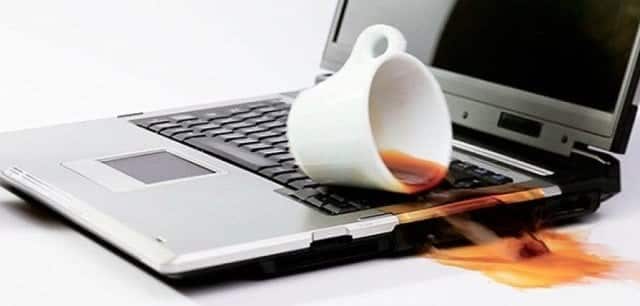 bilgisayar kahve dokulmesi