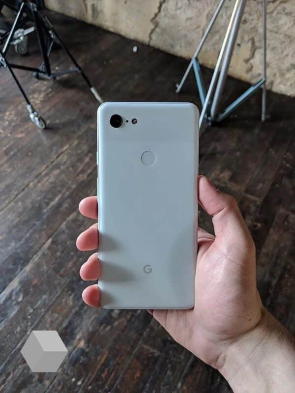 Google Pixel 3 XL leaks in first 1 1