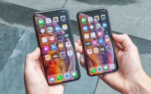 iPhone Xs and Xs Max 4