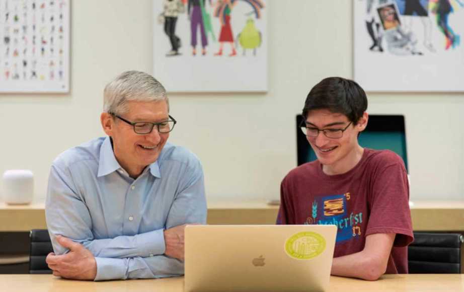 Tim Cook SEO Of Apple Says A 4 Year Degree is Not Required To Be Good At Coding
