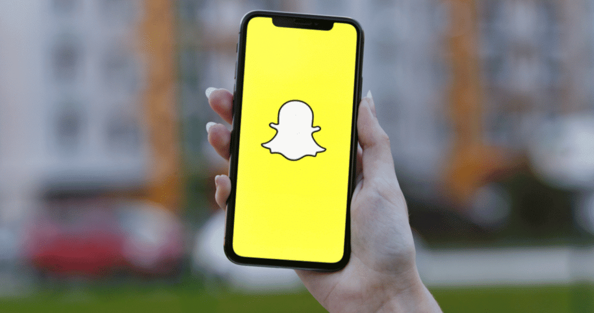 Activate Snapchat Dark Mode iPhone